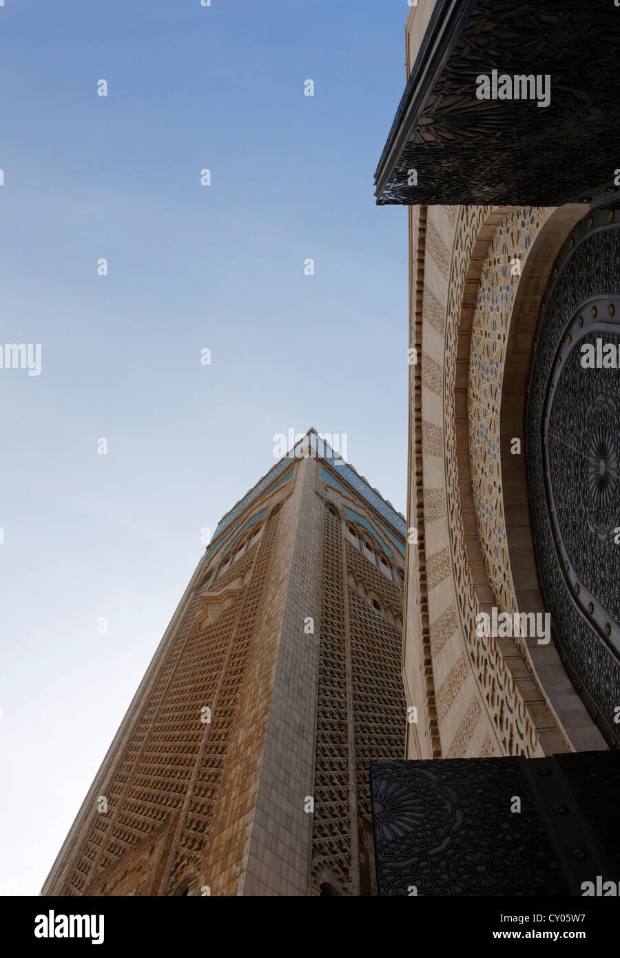 Aprire i cancelli della moschea di Hassan II, Casablanca, Grand Casablanca, Marocco, Maghreb, Africa Settentrionale, Africa Foto Stock