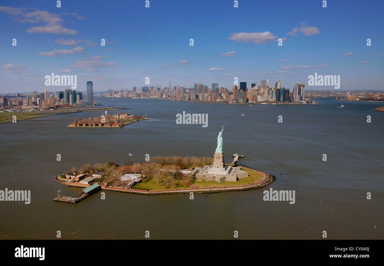 Vista aerea, volo turistico, la Statua della Libertà, Liberty Island e Ellis Island, New York New York, Stati Uniti Foto Stock