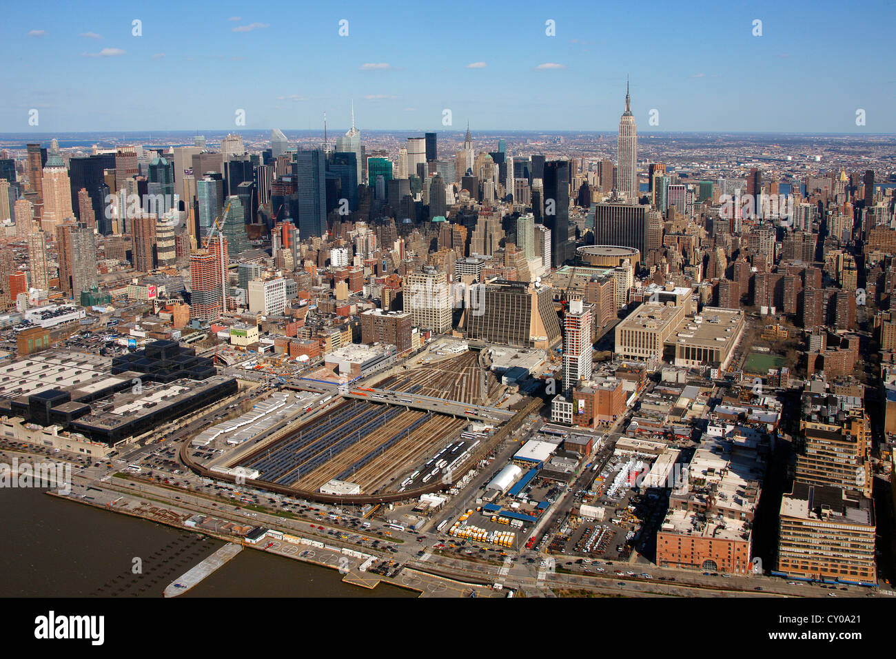 Vista aerea, volo turistico, W XXXIII Street, Penn Station, Empire State Building, Manhattan, New York New York Foto Stock