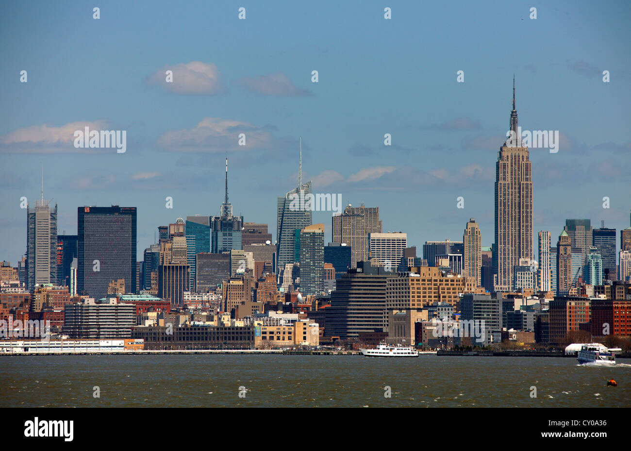 Skyline di Manhattan visto da Liberty Island, New York New York, Stati Uniti, America del Nord Foto Stock