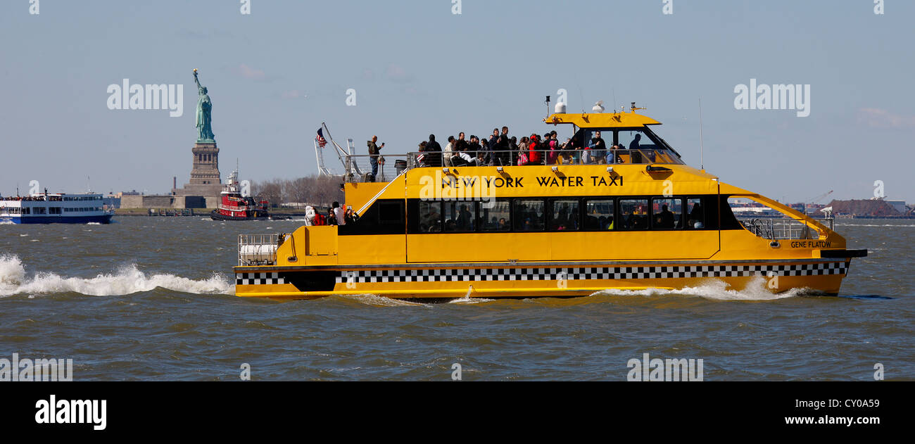 New York Water Taxi, Tour per la Statua della Libertà, Liberty Island, New York New York, Stati Uniti, America del Nord Foto Stock