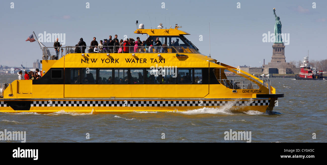 New York Water Taxi, Tour per la Statua della Libertà, Liberty Island, New York New York, Stati Uniti, America del Nord Foto Stock
