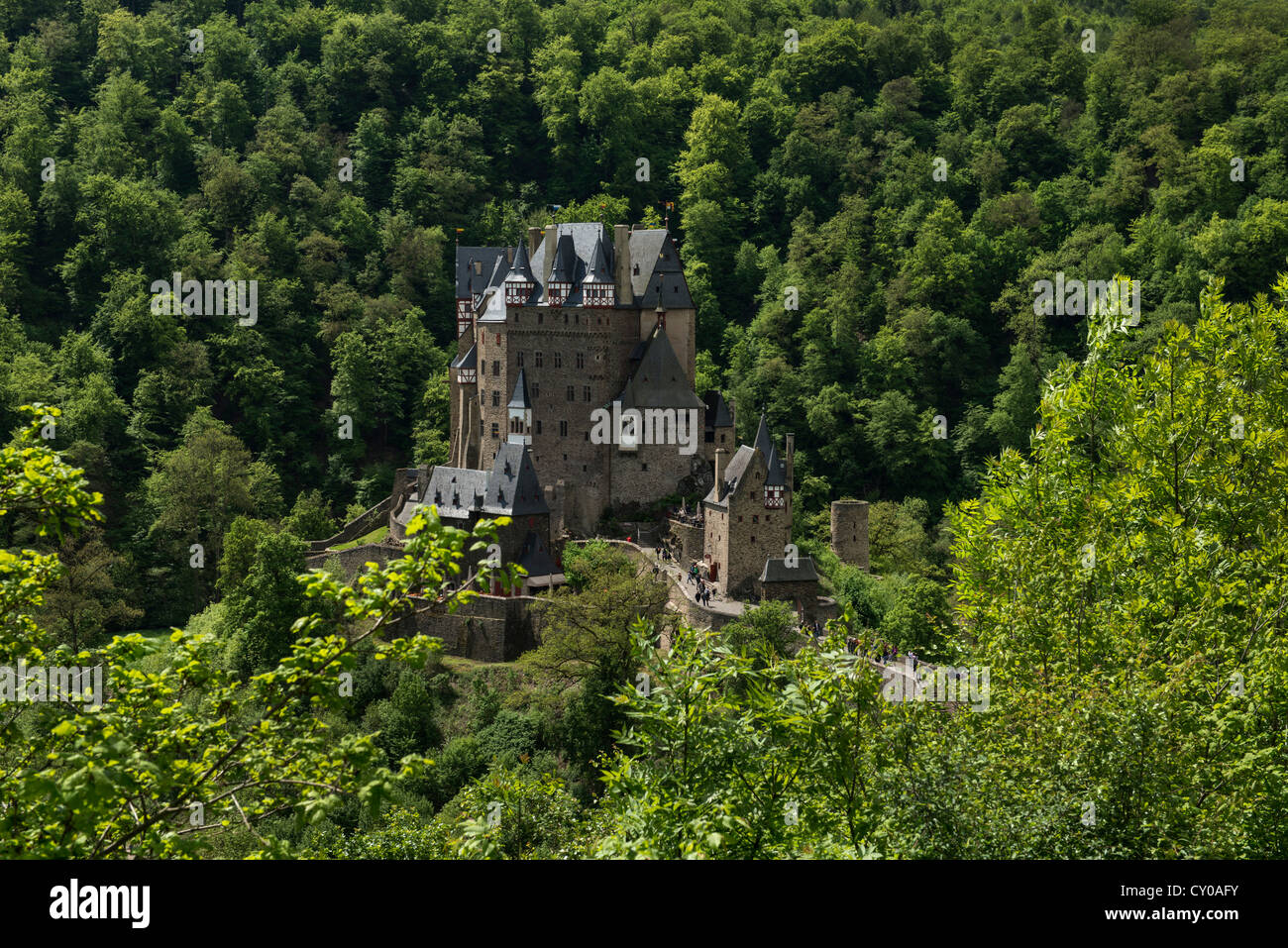 Burg Eltz Castle, la collina del castello, del XII secolo, Valle Elz, Wierschem, Eifel, Renania-Palatinato Foto Stock