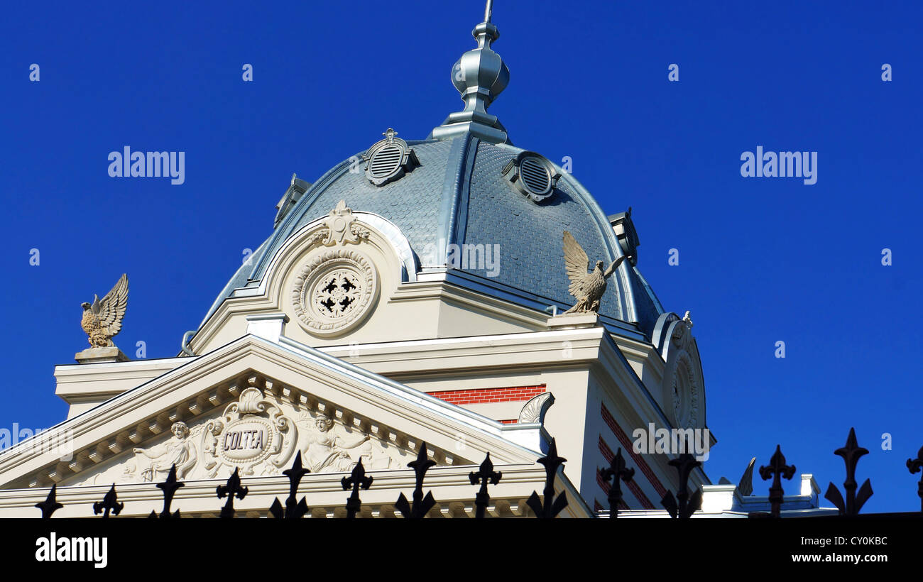 Dettagli architettonici di un punto di riferimento nella città di Bucarest in Romania Foto Stock