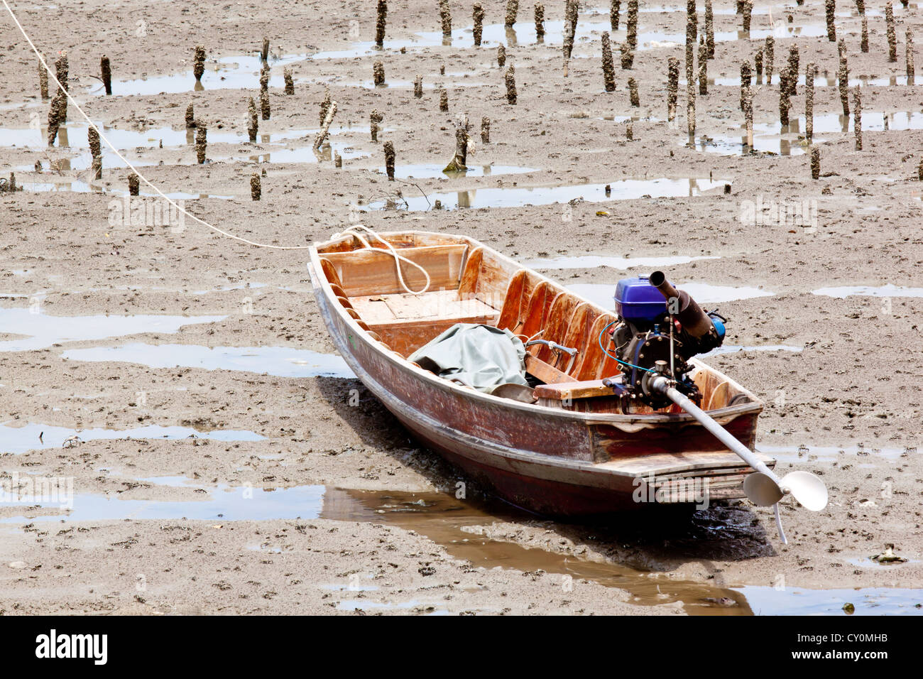 Barca sul fango, Thailandia Foto Stock