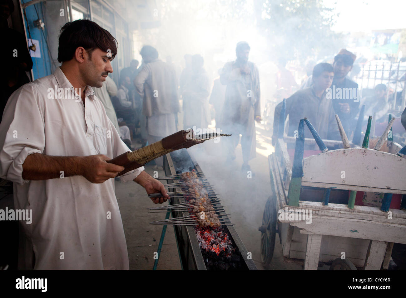Bazaar nel centro città di Kunduz, Afghanistan Foto Stock