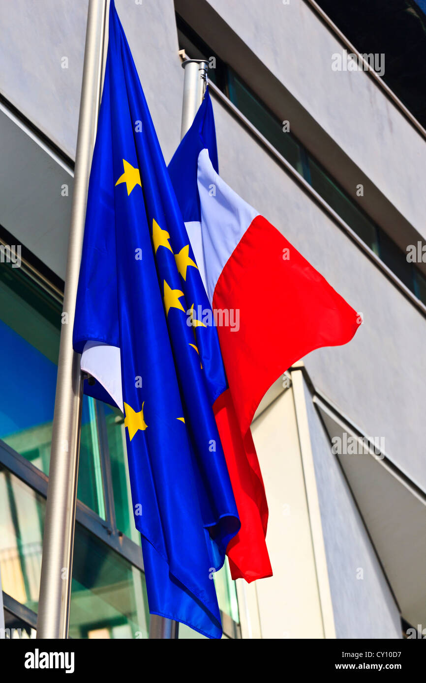 Il francese e la bandiera europea Foto Stock