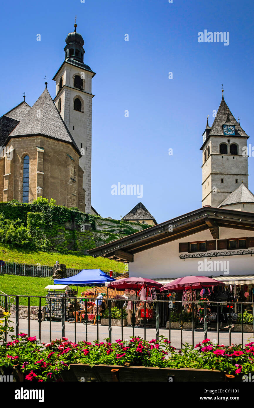 La Chiesa Parrocchiale e la chiesa di Nostra Signora a Kitzbuhel Austria Foto Stock
