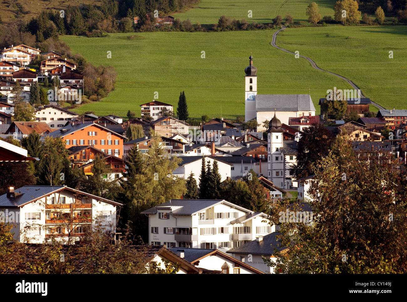 La città alpina di Flims, Grigioni, Svizzera Europa Foto Stock