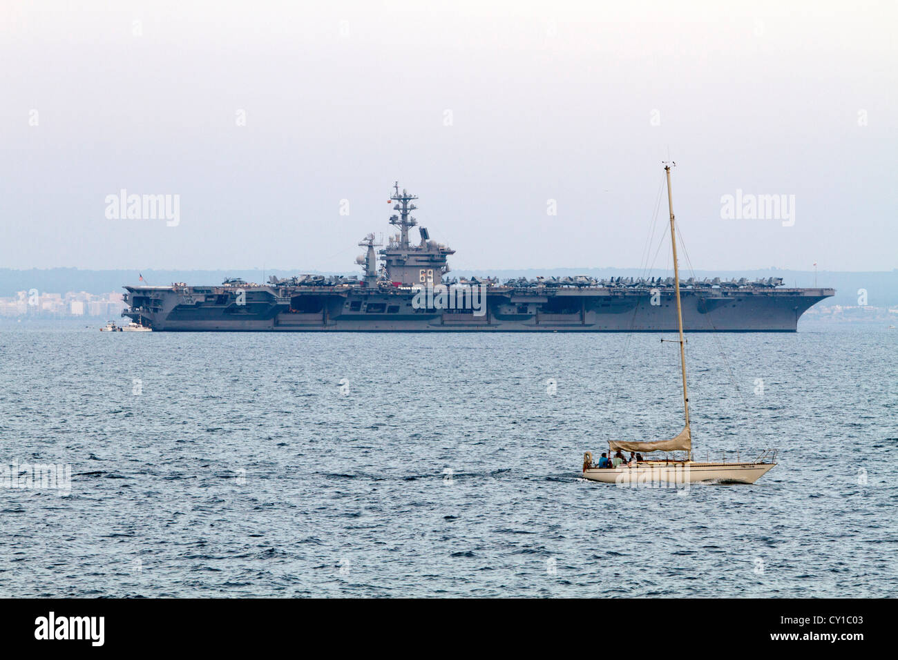 Portaerei USS Dwight D. Eisenhower (CVN-69) Palma de Maiorca Isole Baleari Spagna Foto Stock