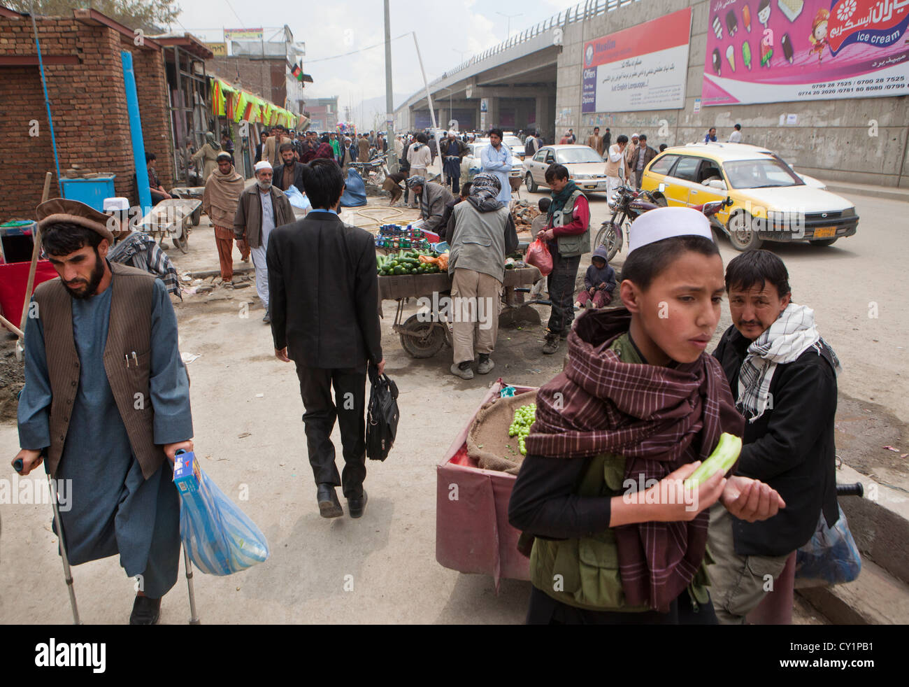 Street mostra vender negoziante reddito afgha vendor Foto Stock