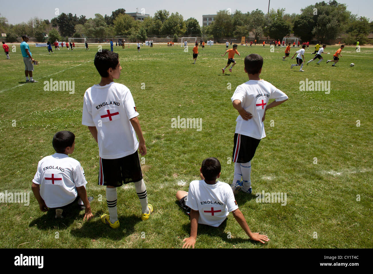 Riproduzione di calcio per bambini giocatore di football giocatori kabu Foto Stock