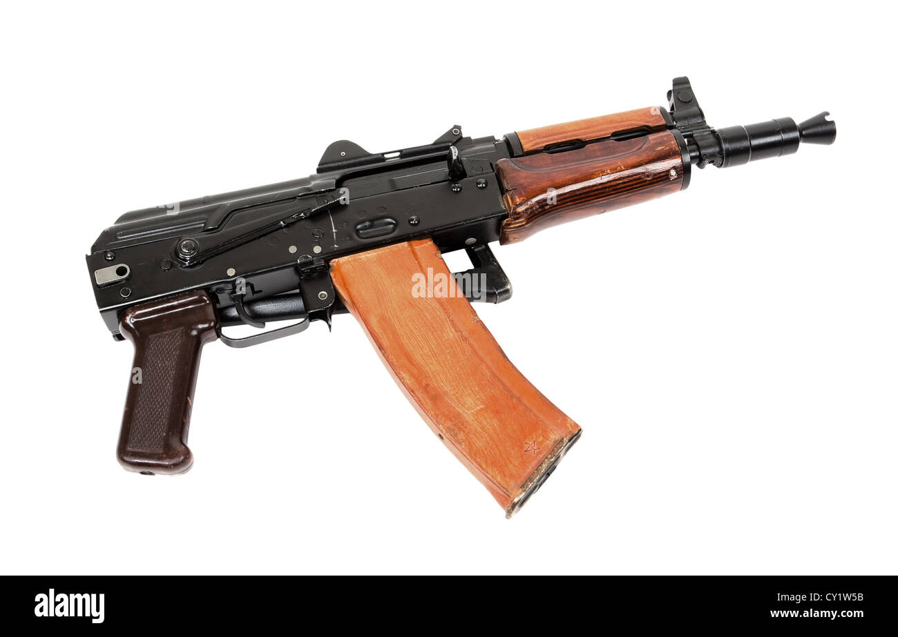 Russo fucile automatico AKS-74U isolato su sfondo bianco Foto Stock