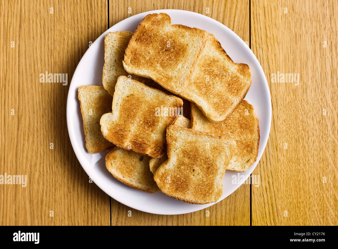 Bianco pane tostato su una piastra Foto Stock