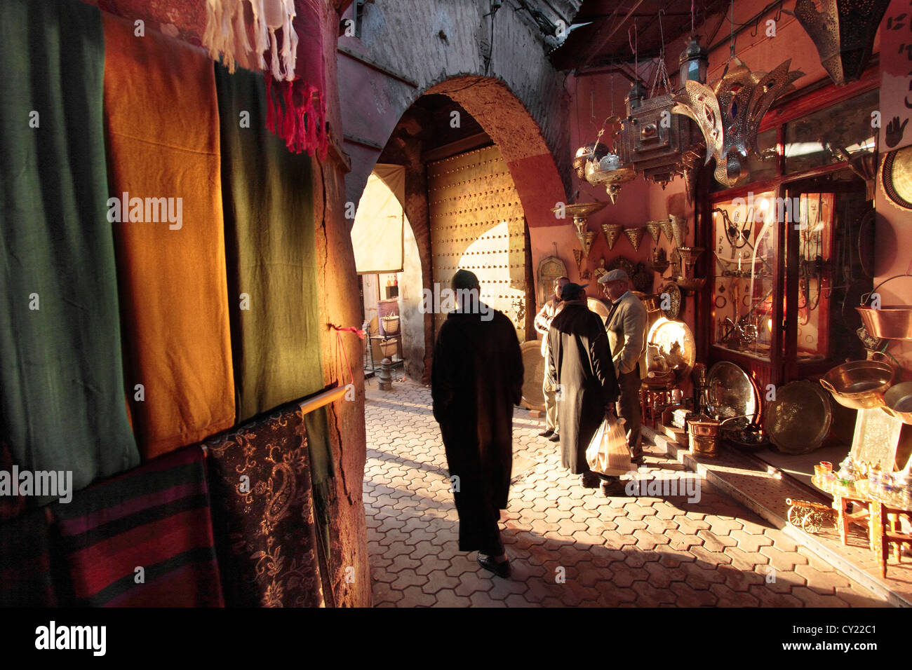 Azione nel souk di Marrakech, Marocco Foto Stock