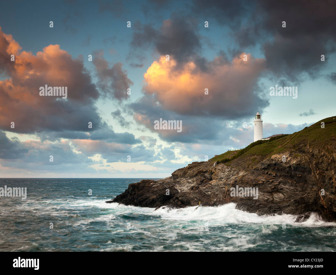 Vista di tutta la baia puzzolente a Trevose testa dalla testa di dinas North Cornwall Inghilterra REGNO UNITO Foto Stock