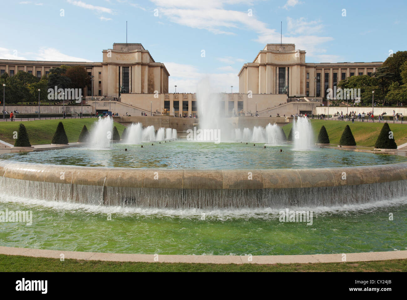 Palais de Chaillot con Théâtre National de Chaillot e il Musée de l'Homme al Trocadéro esplanade a Parigi Foto Stock