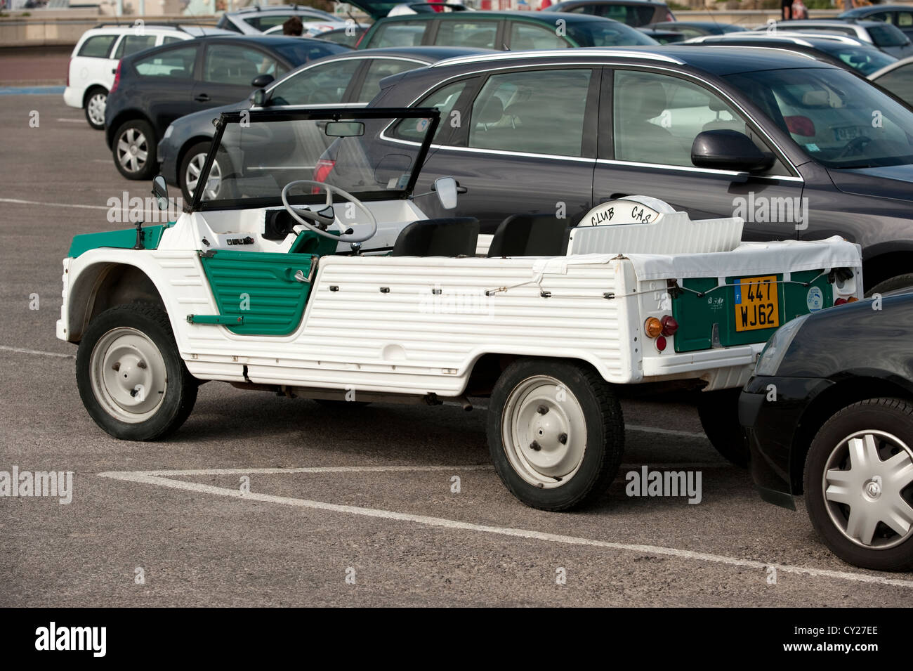 Open Top bianco e verde di buggy carrello Le Touquet Francia Europa Foto Stock