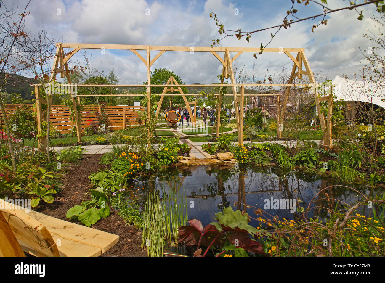 Un appositamente progettato 'show garden' alla RHS mostrano Malvern, Worcestershire, England, Regno Unito Foto Stock