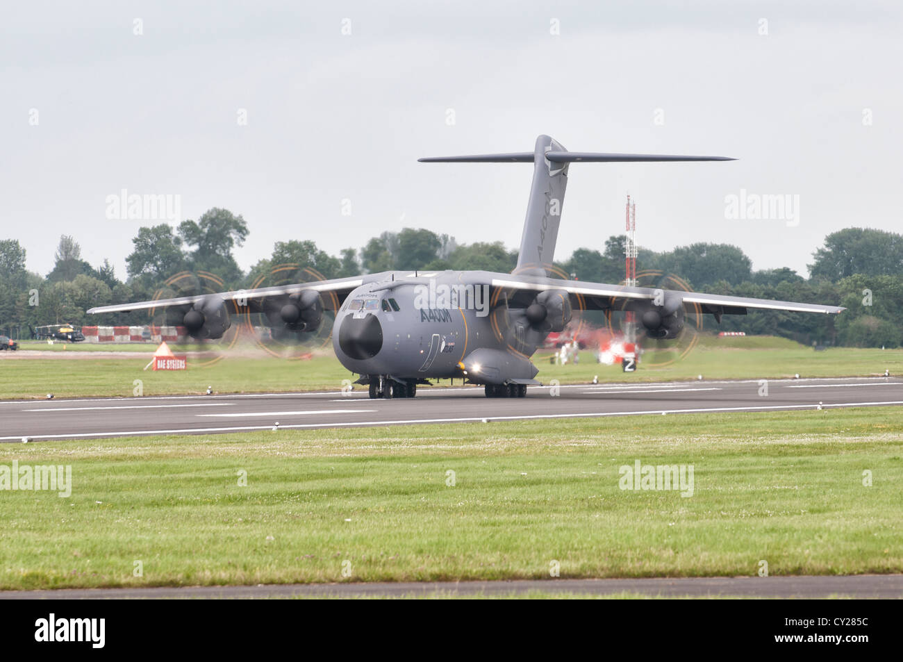 Airbus A400M Atlas a turboelica da trasporto militare da aeromobili Airbus militare, Aeroporto di Tolosa Francia, terre al 2012 RIAT Foto Stock