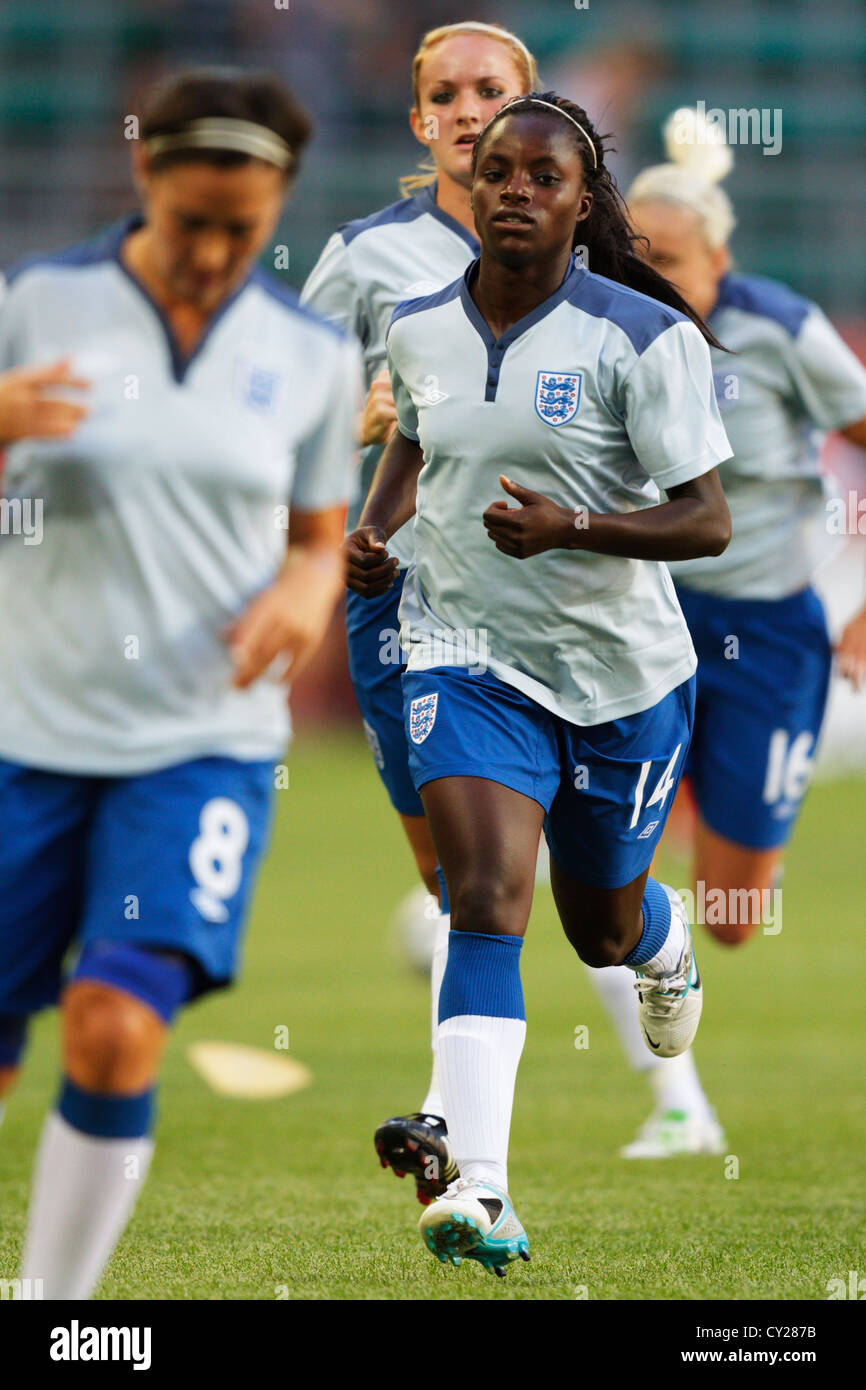 Eniola Akula dell'Inghilterra (14) si riscalda prima di FIFA Coppa del Mondo Donne gruppo B il match contro il Messico. Foto Stock