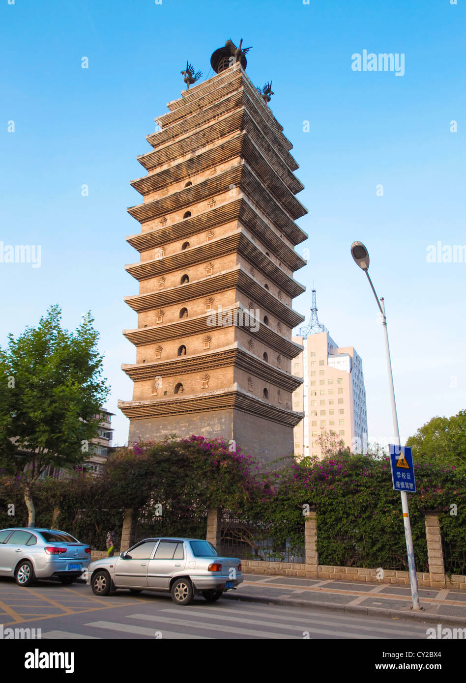 Pagoda di Dongsi presso la città di Kunming, Yunnan in Cina. Invecchiato per oltre 1200 anni. Foto Stock