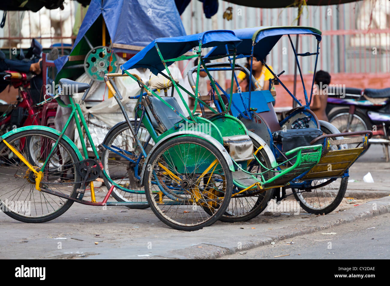 Ciclo tipico Rickshaw in Phnom Penh Cambogia Foto Stock