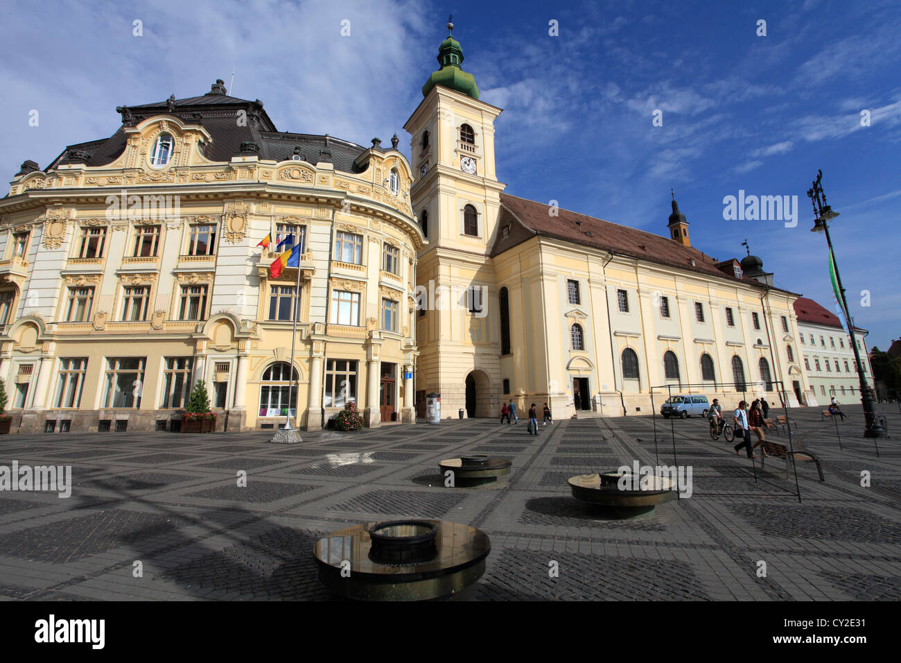 La Romania, Sibiu, Piata Mare, il Municipio, la trinità santa chiesa cattolica, Foto Stock