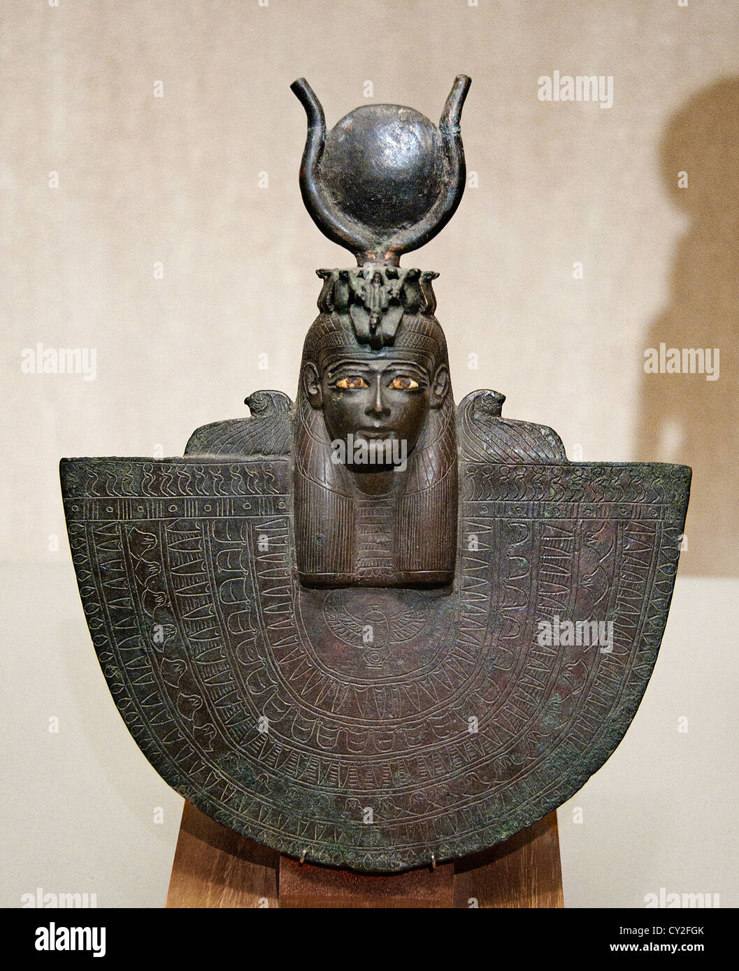 Statua della Dea Iside periodo tolemaico 664-30 A.C. Egitto bronzo o in lega di rame Foto Stock