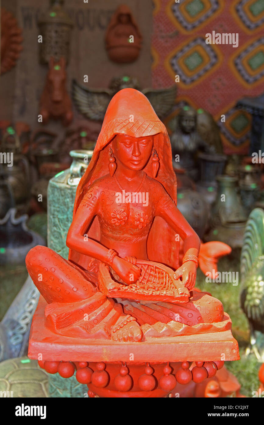 Scultura in terracotta visualizzati in una mostra, India Foto Stock