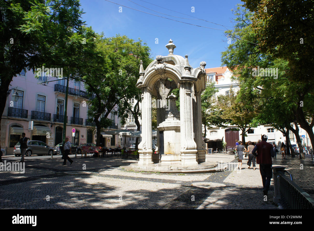 Largo do Carmo nel centro cittadino di Lisbona Foto Stock