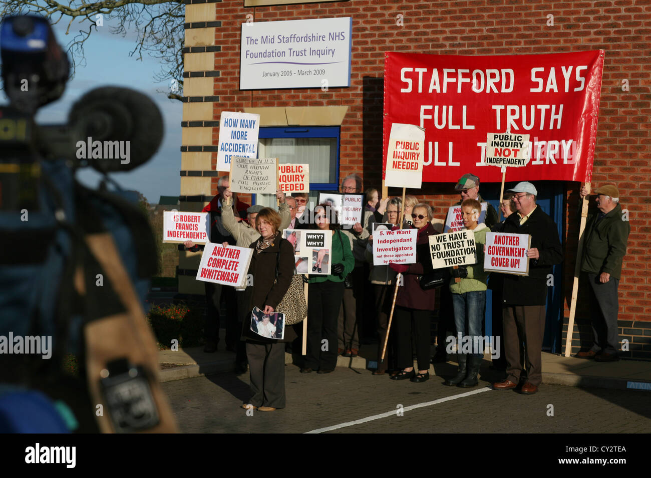 Stafford Ospedale manifestanti di indagine nel 2009 Foto Stock