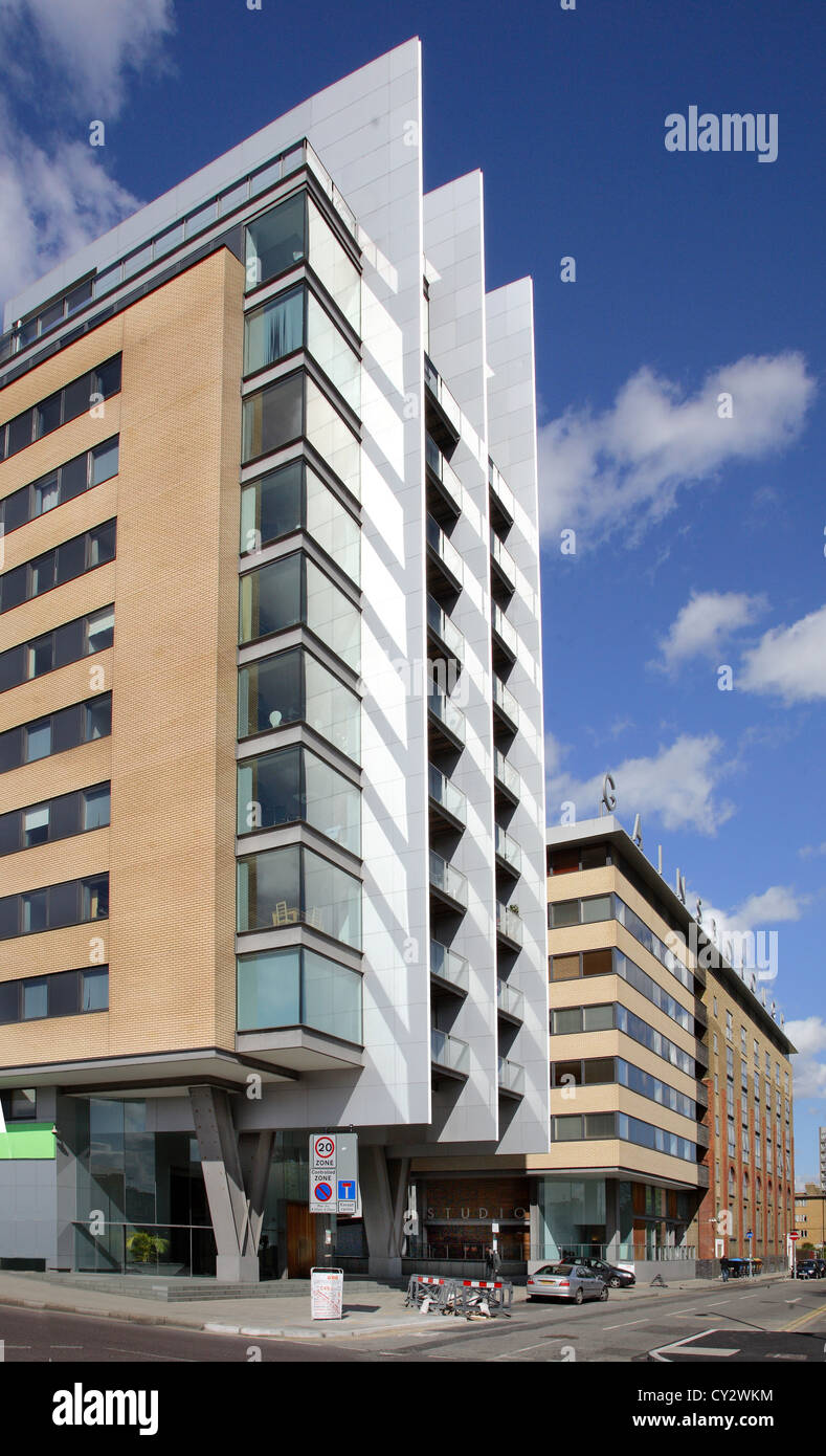 Gainsborough Studios, Hoxton, London Borough of Hackney. Moderno sviluppo residenziale sul sito del vecchio film studios Foto Stock