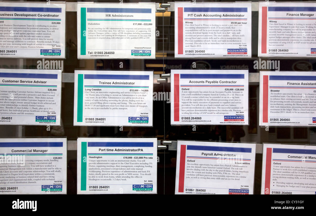 Posti di lavoro pubblicizzata in agenzia di collocamento finestra, Oxford Foto Stock