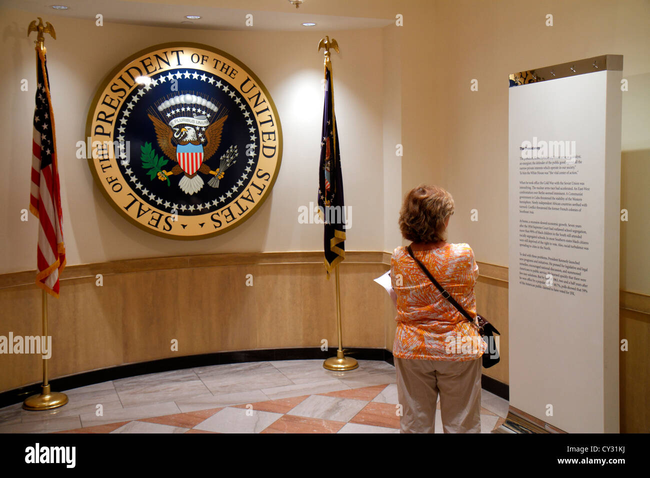 Boston Massachusetts,South Boston,JFK,John F. Kennedy Presidential Library & Museum,mostra collectionSeal of the President,Residents,MA120 Foto Stock