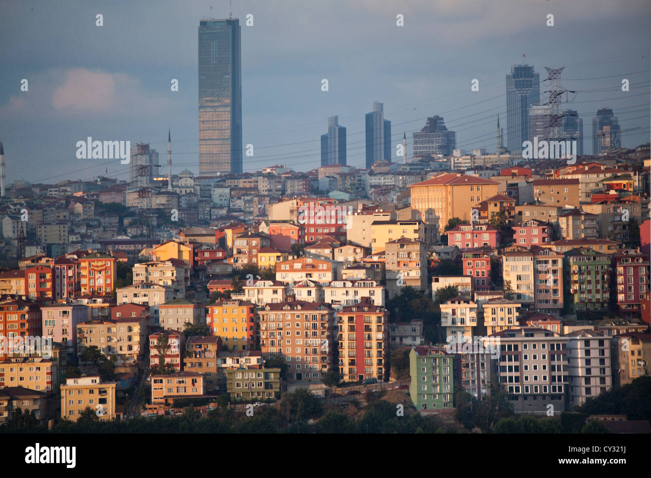 Vista da "Pierre Loti' Viewpoint, guardando il Golden Horn, Istanbul Foto Stock