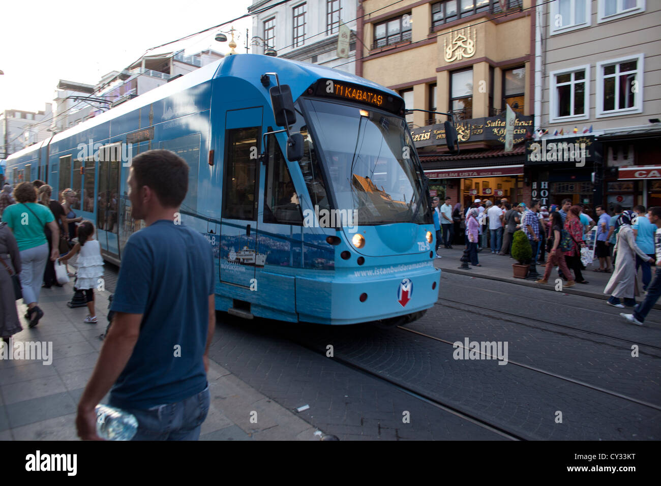 I mezzi di trasporto pubblico (tram) in Istanbul Foto Stock