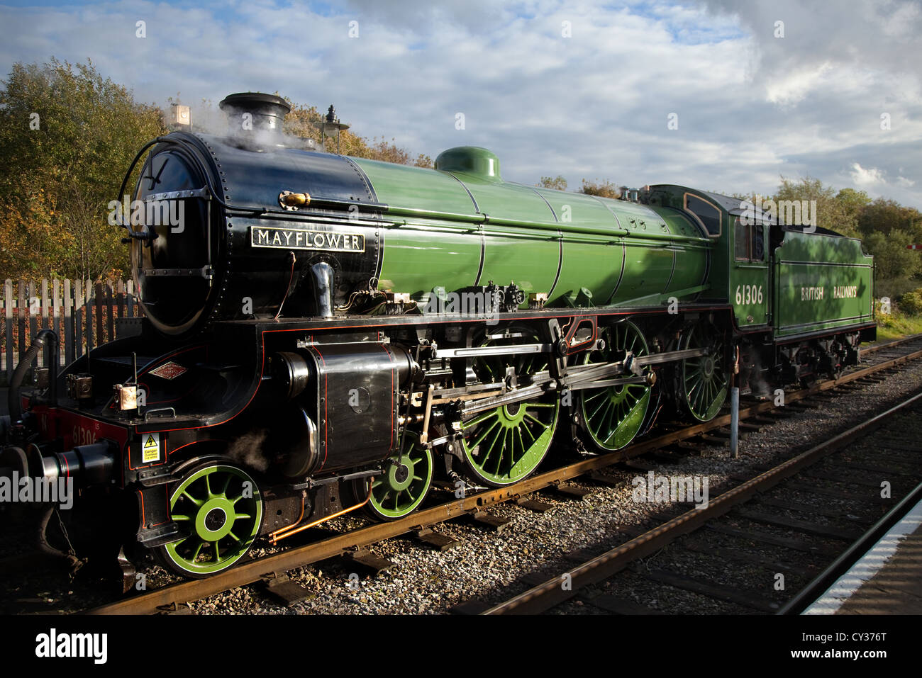 61306 British Railways 'Mayflower' 1940s LNER Thompson classe B1 motore ferroviario restaurato, all'evento Heritage Steam, Ramsbottom, East Lancashire, Regno Unito Foto Stock