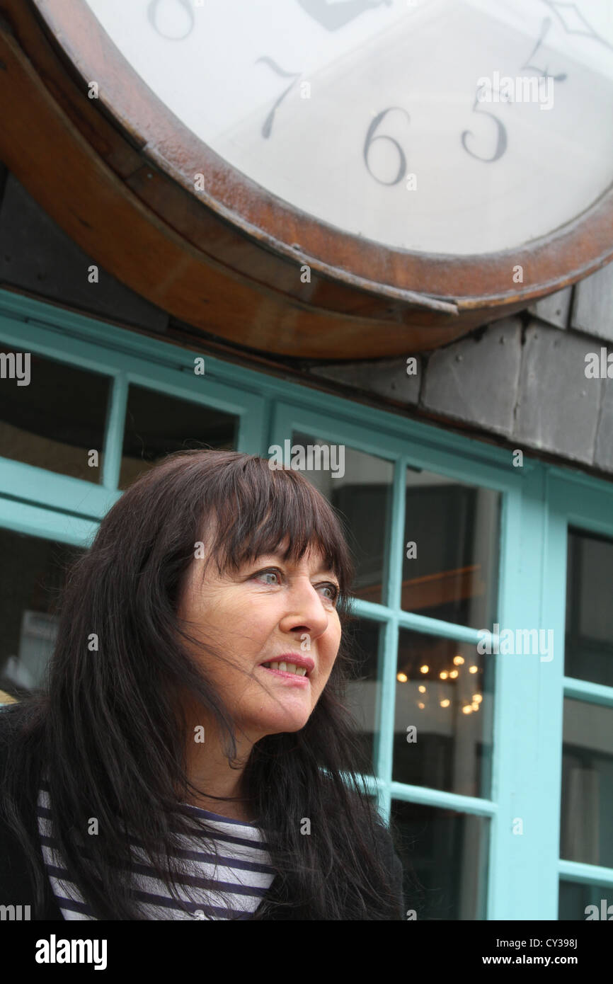 Diana Crawshaw fuori 430 King's Road, Londra. Foto Stock