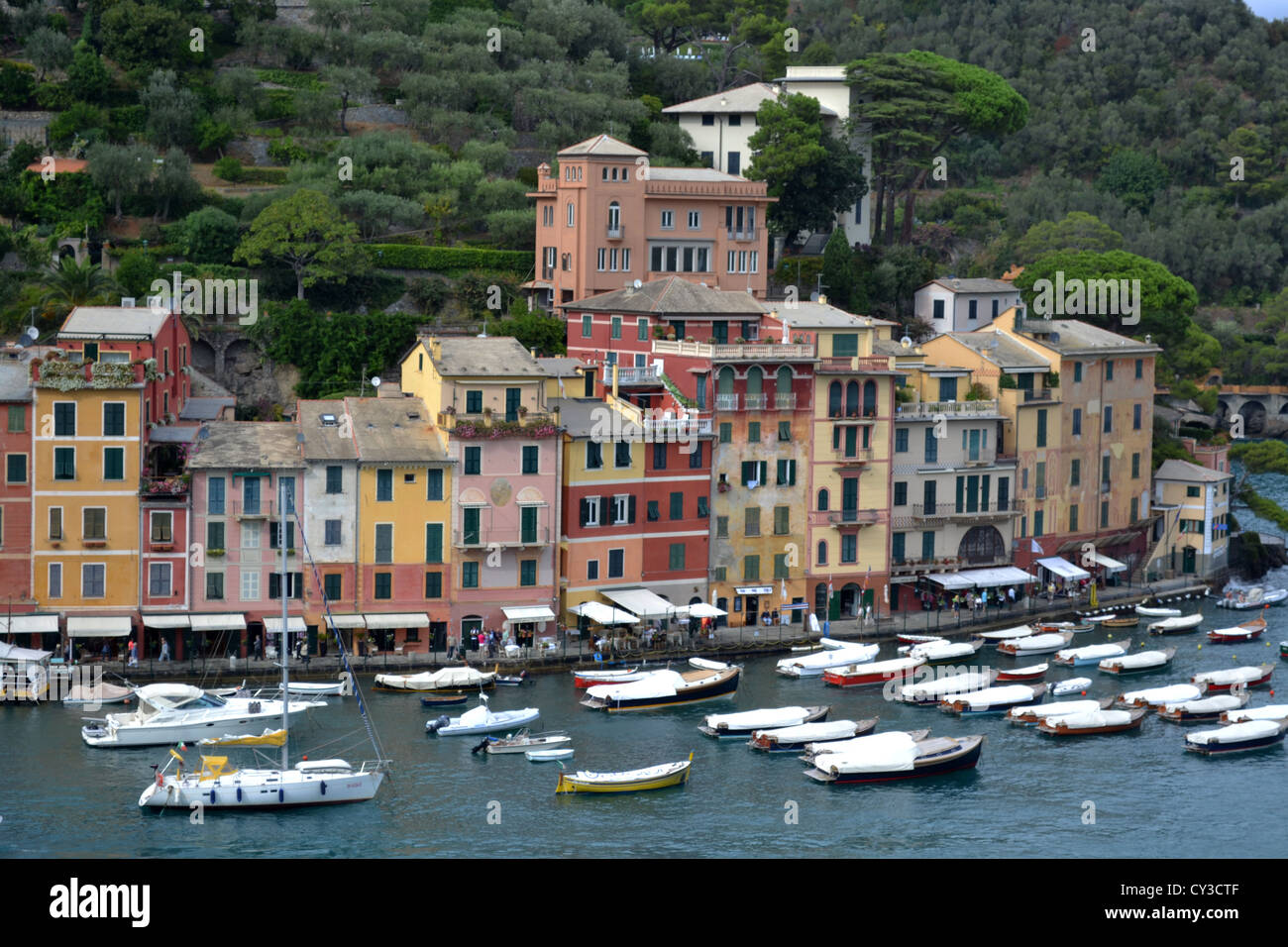 Portofino e vista sul porto di Genova, il Nord Italia, l'Europa. Foto Stock