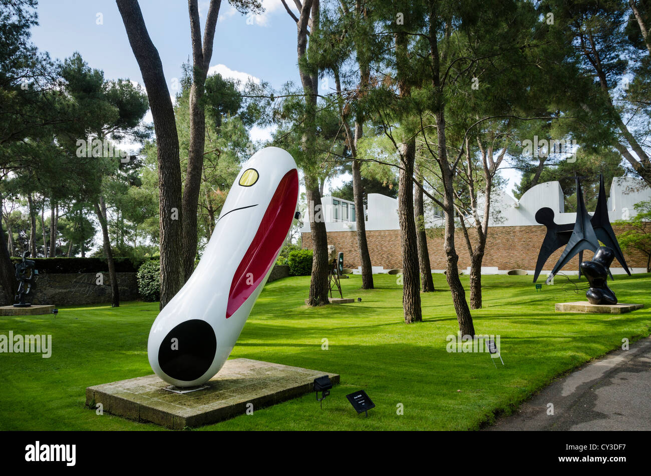 Personnage di Joan Miró, 1972. Il giardino della Fondazione Maeght, St Paul de Vence, Francia Foto Stock