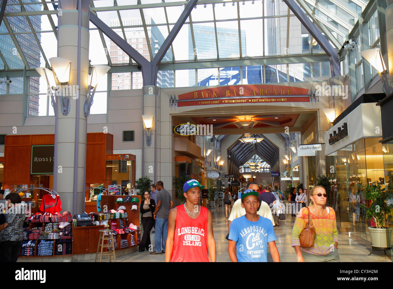 Boston Massachusetts, Boylston Street, Shops at Prudential Center, shopping shopper shopping negozi di mercato mercati di mercato di vendita di acquisto, retail Foto Stock