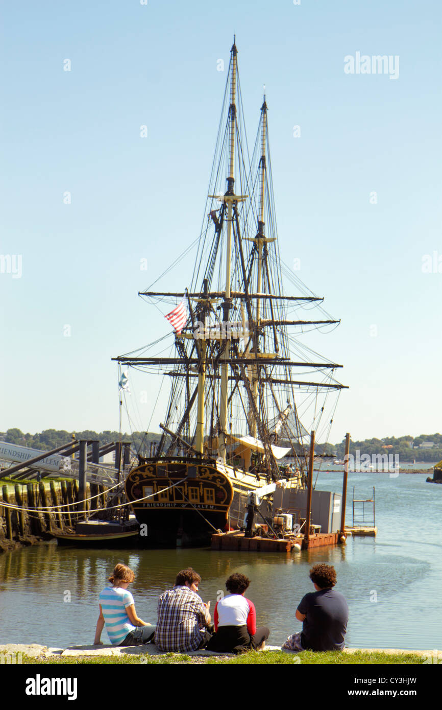 Massachusetts Salem, Salem Maritime National Historic Site, replica East Indiaman Friendship, lanciato 1797, nave, barca, Salem Sound, MA120827004 Foto Stock