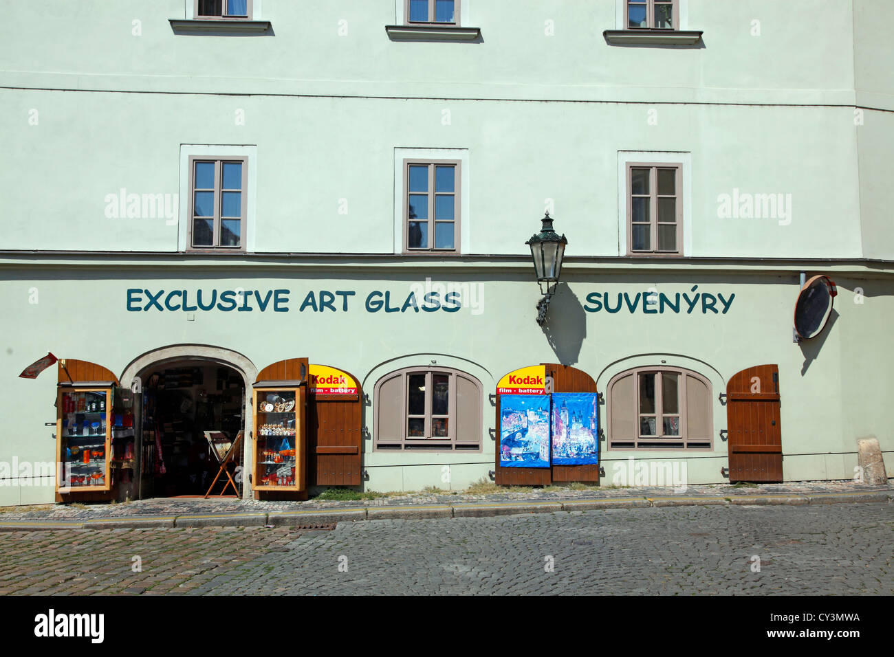 Arte e negozio di vetro a Praga, Repubblica Ceca Foto Stock
