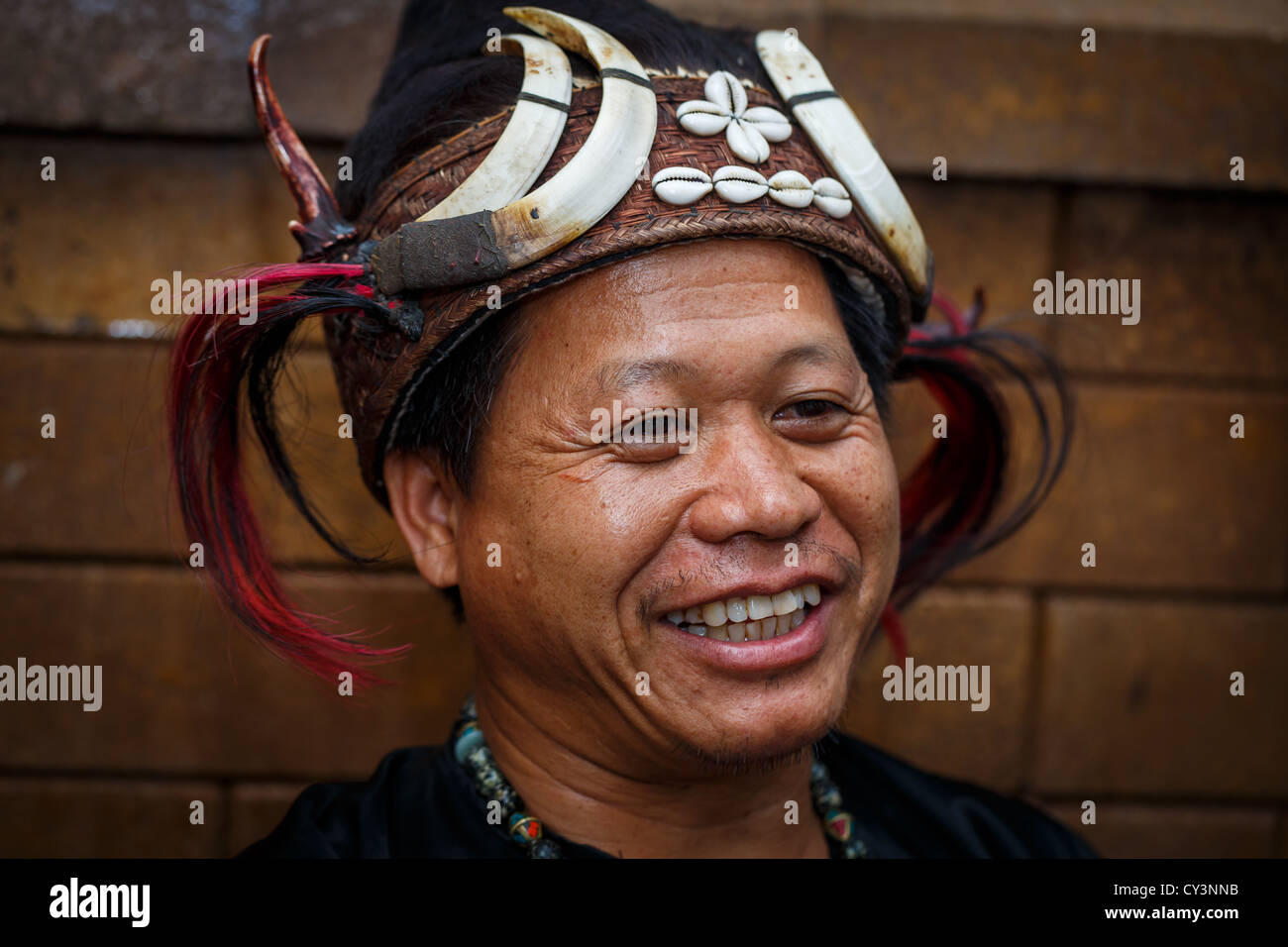 Un ritratto di un uomo dal Naga hill tribe persone, Thailandia del Nord della Thailandia, Asia Foto Stock