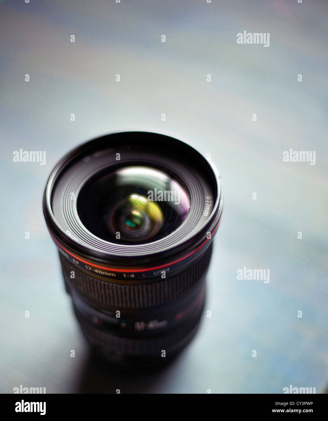 Canon EF 17-40mm f/4 USM L full frame ultra-wide zoom lente di fotografia Foto Stock