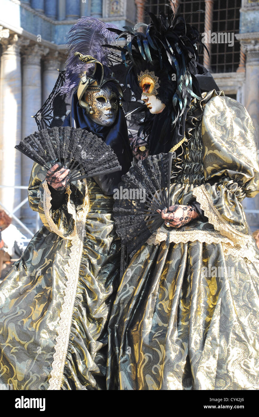 Maschera indossatori, il Carnevale di Venezia, Italia. Foto Stock