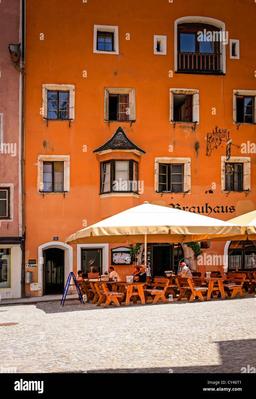 Cafe la linea della strada di Rattenberg Austria Foto Stock