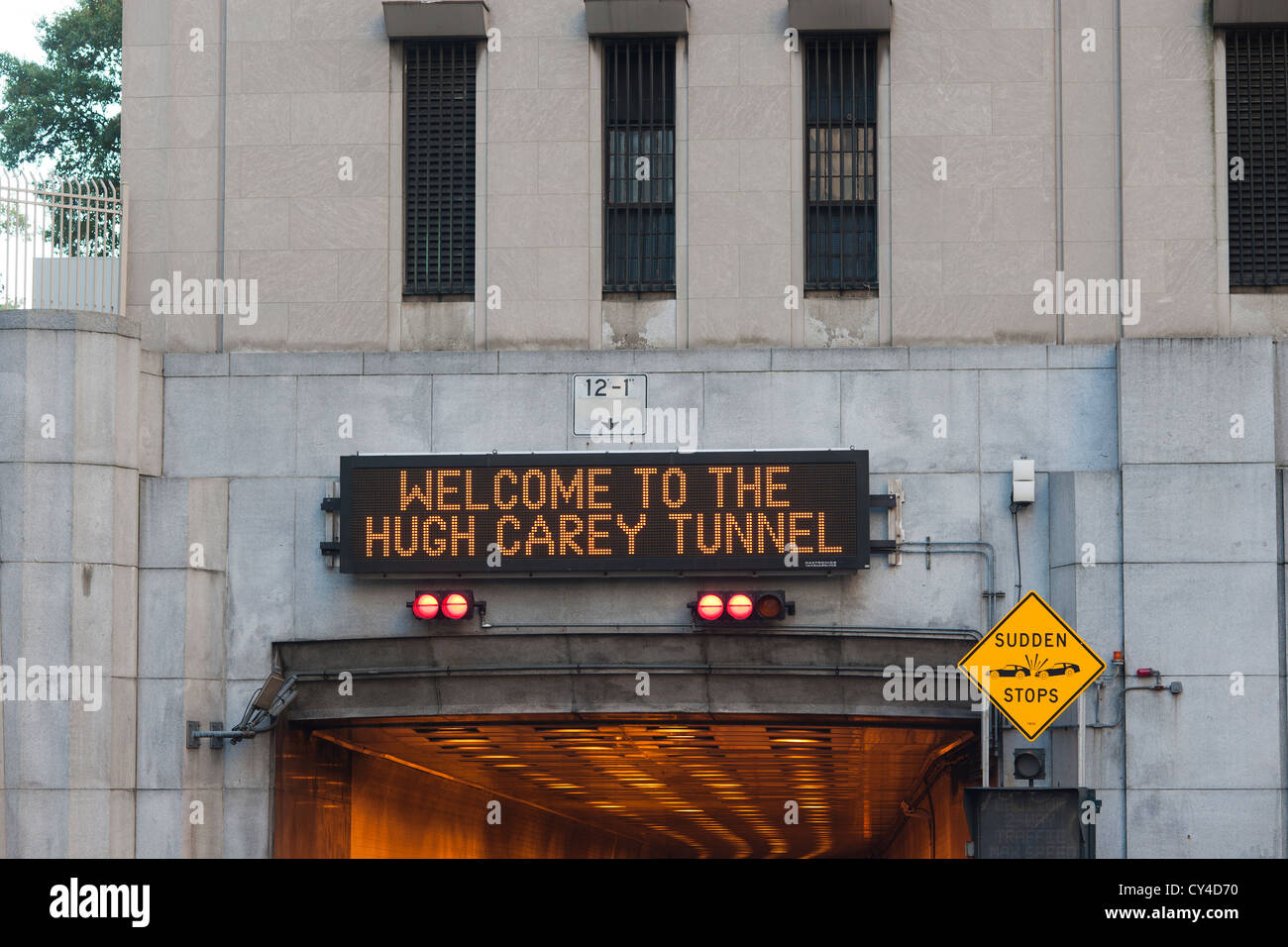 La batteria di Brooklyn in tunnel di New York è stato rinominato il Hugh L. Carey Tunnel dopo la fine NYS Governatore Carey Foto Stock