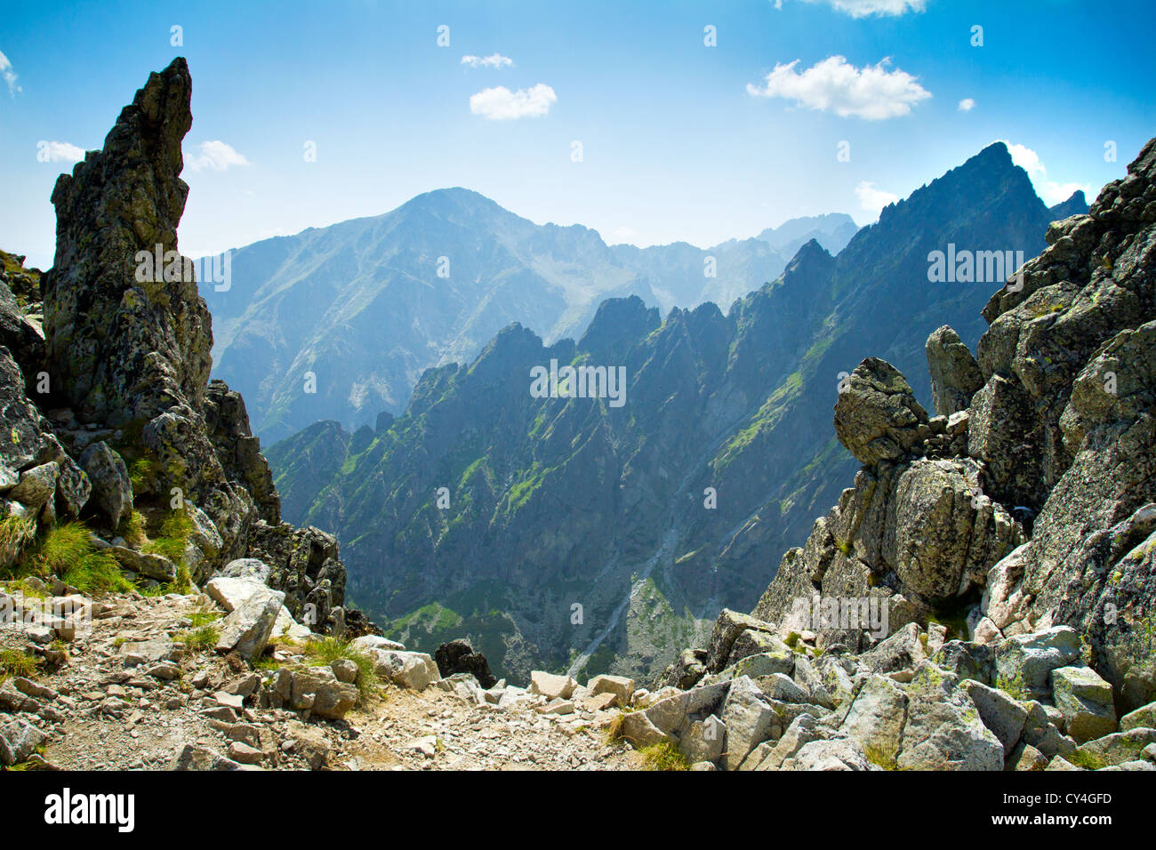 Montagne Rocciose vista da Lomnicke sedlo in Alti Tatra, Slovacchia Foto Stock